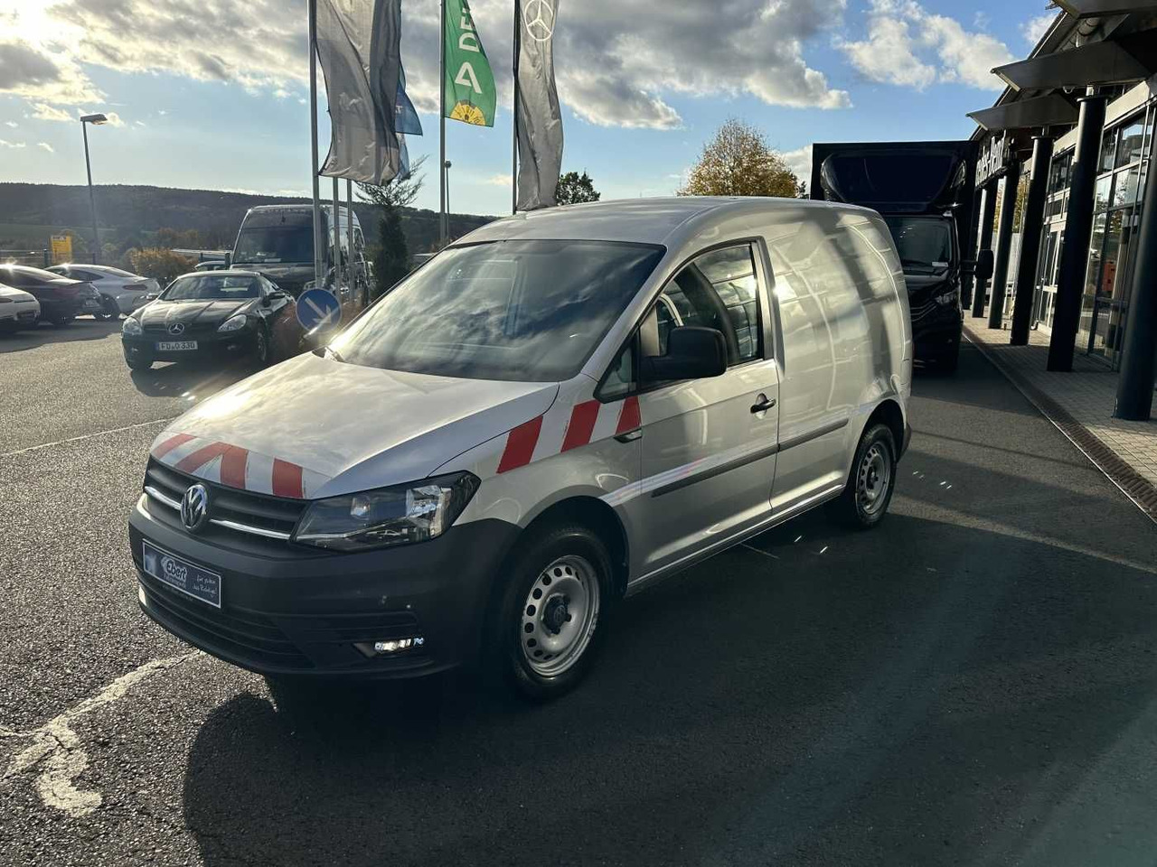 Volkswagen Caddy 1.6 TDI Klima Navi 8Räder Trennwand klappb - Small van: picture 3 Volkswagen Caddy 1.6 TDI Klima Navi 8Räder Trennwand klappb - Small van: picture 3