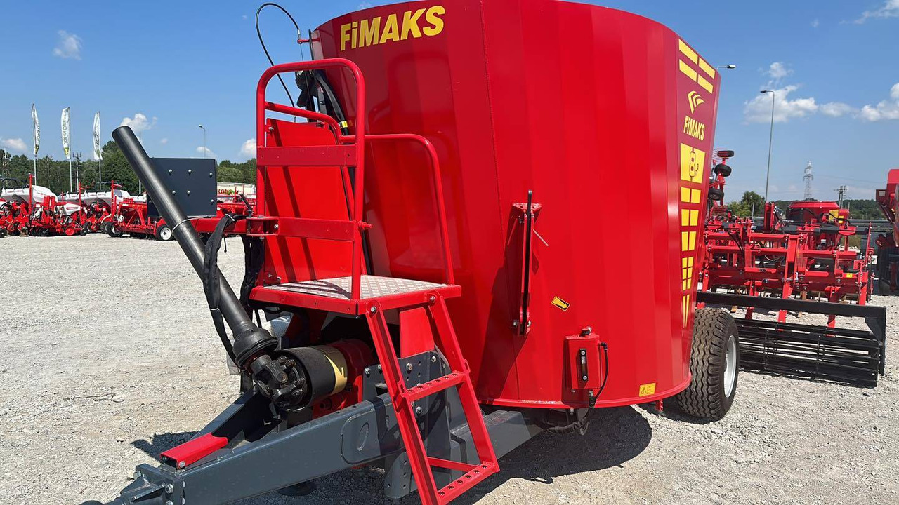 Fimaks vertical feeder mixer FMV8L, 8 m3 - Forage mixer wagon: picture 3 Fimaks vertical feeder mixer FMV8L, 8 m3 - Forage mixer wagon: picture 3