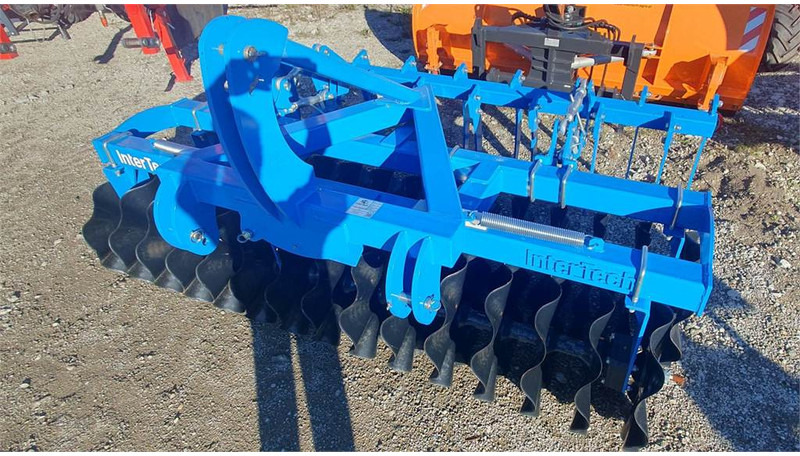 Inter-Tech agregat przedni talerzowy 2,5m z włóką na stanie - Plow: picture 3 Inter-Tech agregat przedni talerzowy 2,5m z włóką na stanie - Plow: picture 3