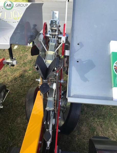 Solan S241-R semi-automatic grapple 2 row planter - Sowing equipment: picture 5 Solan S241-R semi-automatic grapple 2 row planter - Sowing equipment: picture 5