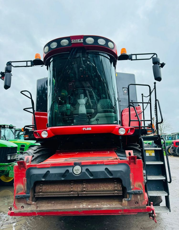 Case IH AFH 8010 - Combine harvester: picture 3 Case IH AFH 8010 - Combine harvester: picture 3