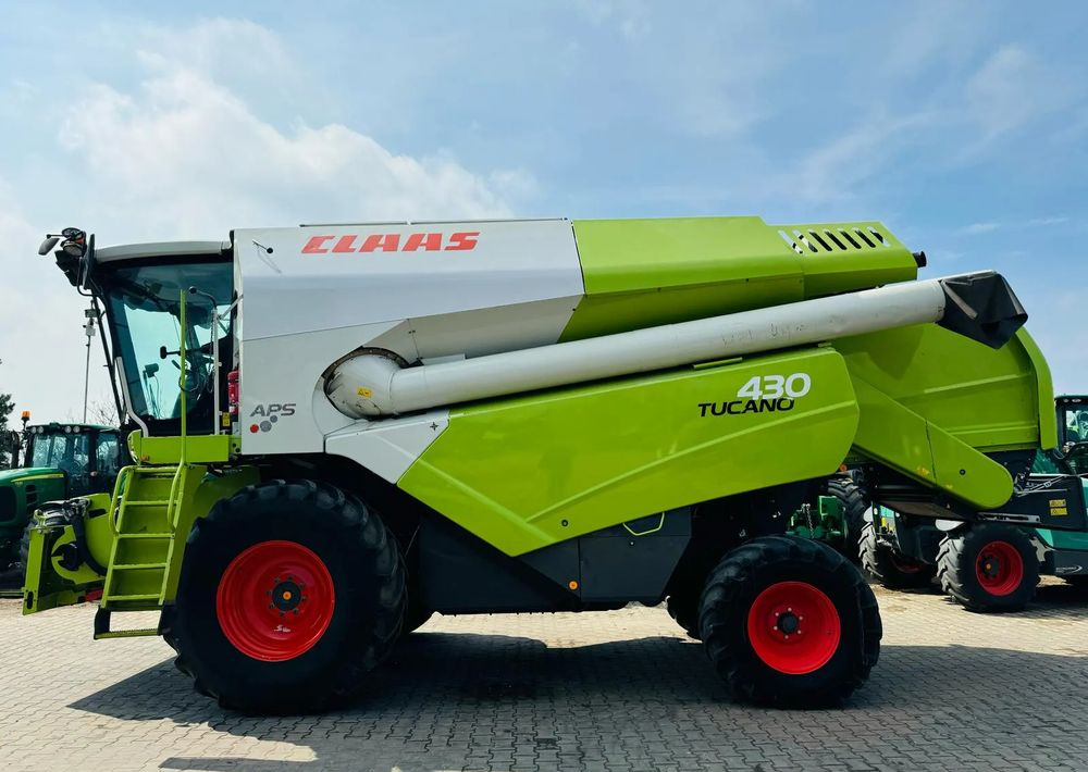 Claas Tucano 430 APS - Combine harvester: picture 4 Claas Tucano 430 APS - Combine harvester: picture 4