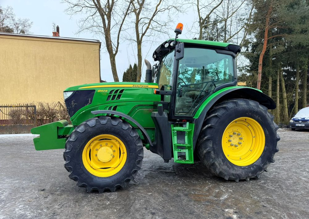 John Deere 6140R - Farm tractor: picture 2 John Deere 6140R - Farm tractor: picture 2