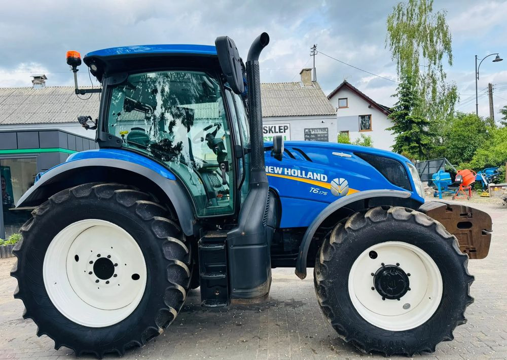 New Holland T6.175 AUTOCOMMAND - Farm tractor: picture 1 New Holland T6.175 AUTOCOMMAND - Farm tractor: picture 1