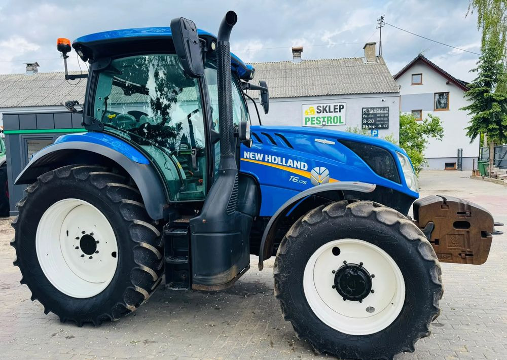 New Holland T6.175 AUTOCOMMAND - Farm tractor: picture 2 New Holland T6.175 AUTOCOMMAND - Farm tractor: picture 2