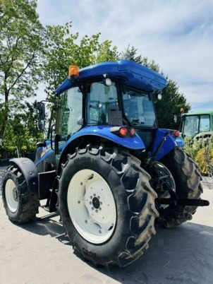 New Holland TD5.95 - Farm tractor: picture 2 New Holland TD5.95 - Farm tractor: picture 2