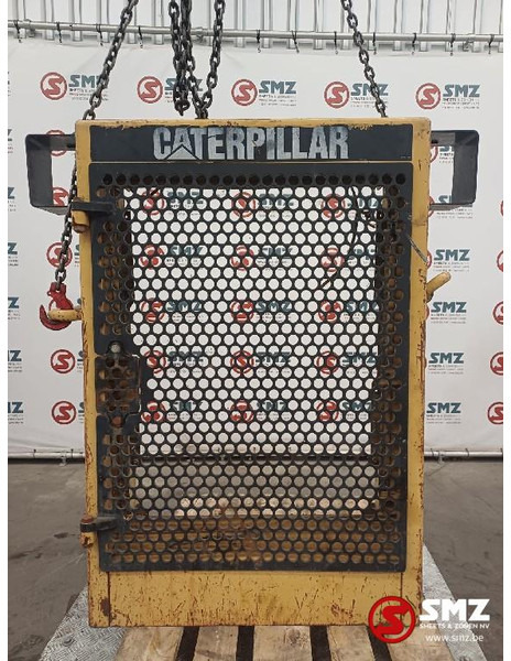 Caterpillar Occ grille D6M Caterpillar - Hood: picture 1 Caterpillar Occ grille D6M Caterpillar - Hood: picture 1