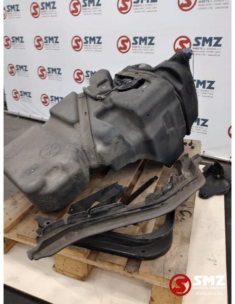 DAF Occ AdBlue tank 90L DAF XF106 - Fuel processing/ Fuel delivery for Truck: picture 4 DAF Occ AdBlue tank 90L DAF XF106 - Fuel processing/ Fuel delivery for Truck: picture 4