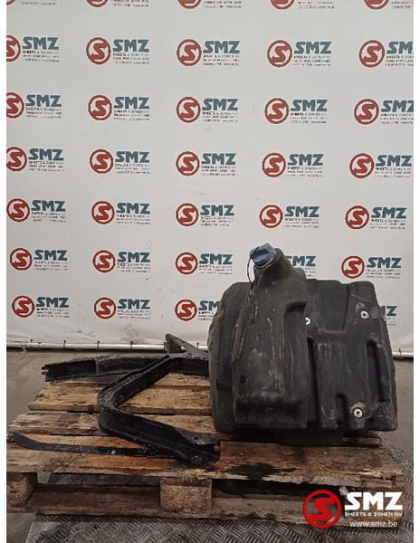 DAF Occ AdBluetank 90L + steunen DAF - Fuel processing/ Fuel delivery for Truck: picture 3 DAF Occ AdBluetank 90L + steunen DAF - Fuel processing/ Fuel delivery for Truck: picture 3