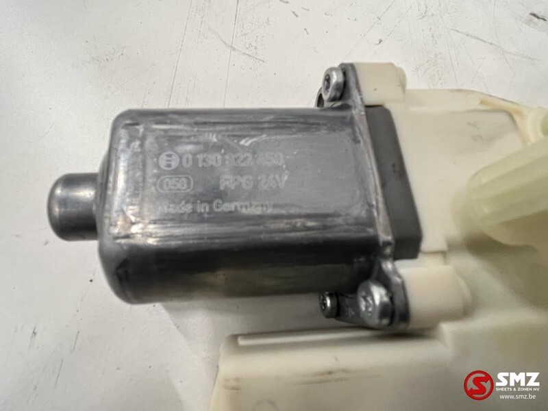 DAF Raambediening rechts DAF 2148562 - Window lift motor for Truck: picture 4 DAF Raambediening rechts DAF 2148562 - Window lift motor for Truck: picture 4