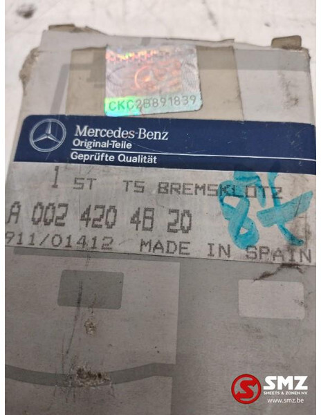 Mercedes-Benz Achterste remblokkenset mercedes w638 a0024204820 - Brake pads for Truck: picture 2 Mercedes-Benz Achterste remblokkenset mercedes w638 a0024204820 - Brake pads for Truck: picture 2