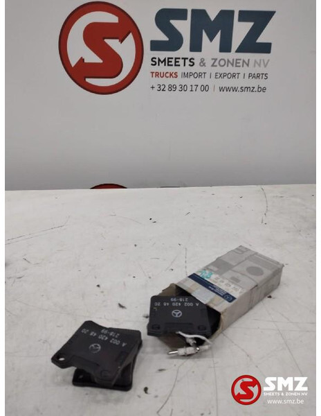 Mercedes-Benz Achterste remblokkenset mercedes w638 a0024204820 - Brake pads for Truck: picture 1 Mercedes-Benz Achterste remblokkenset mercedes w638 a0024204820 - Brake pads for Truck: picture 1