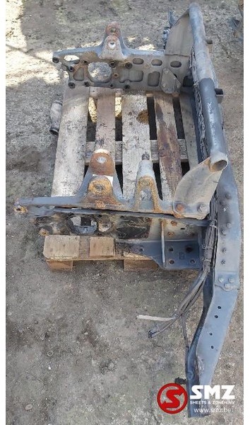 Mercedes-Benz Occ Bumperbalk vooraan met steunen Atego 1828 - Bumper for Truck: picture 5 Mercedes-Benz Occ Bumperbalk vooraan met steunen Atego 1828 - Bumper for Truck: picture 5