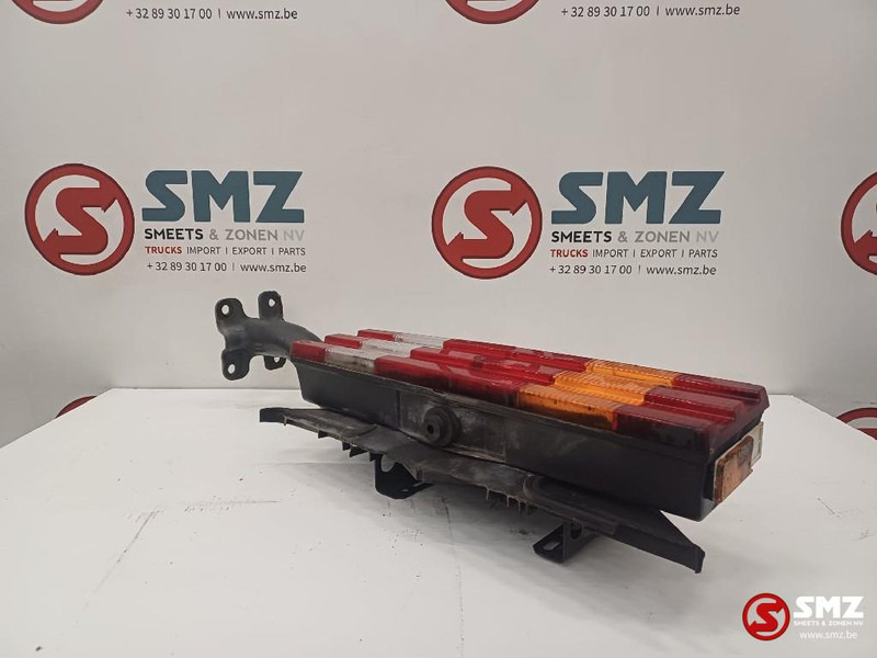 Mercedes-Benz Occ achterlicht rechts + steun Mercedes - Tail light for Truck: picture 4 Mercedes-Benz Occ achterlicht rechts + steun Mercedes - Tail light for Truck: picture 4