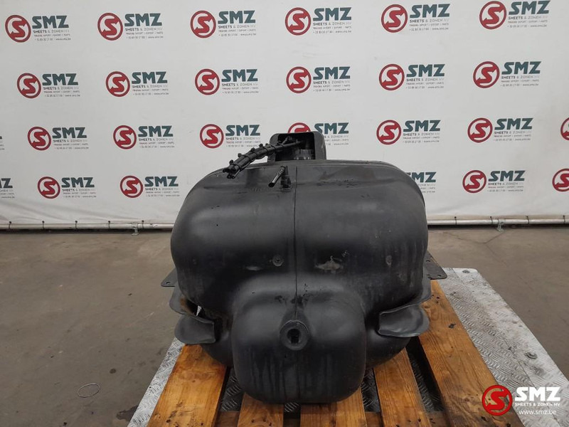 Mercedes-Benz Occ brandstoftank 125L Mercedes - Fuel tank for Truck: picture 2 Mercedes-Benz Occ brandstoftank 125L Mercedes - Fuel tank for Truck: picture 2