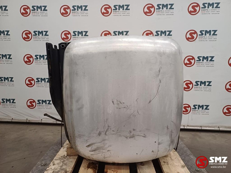 Mercedes-Benz Occ brandstoftank 300L + AdBluetank 25L Mercedes - Fuel tank for Truck: picture 4 Mercedes-Benz Occ brandstoftank 300L + AdBluetank 25L Mercedes - Fuel tank for Truck: picture 4
