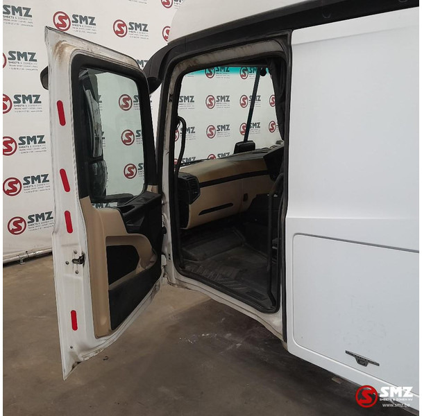 Cab and interior for Truck Mercedes-Benz Occ cabine RHD Mercedes: picture 10
