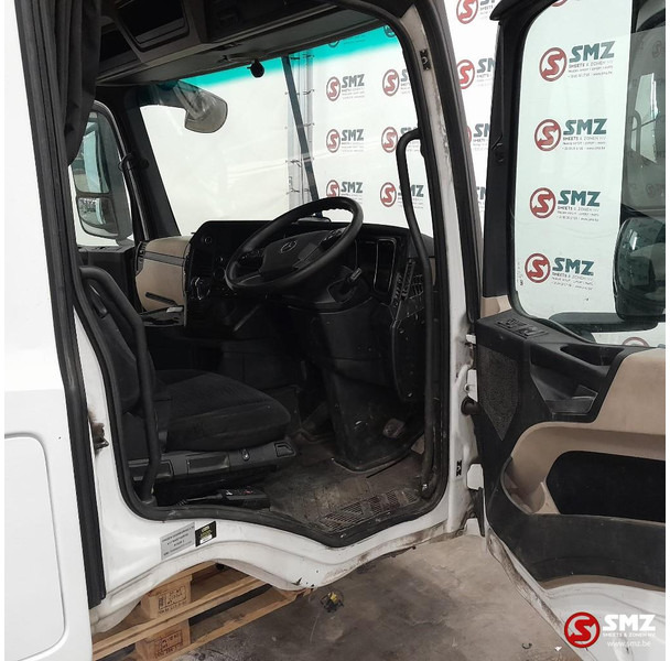 Cab and interior for Truck Mercedes-Benz Occ cabine RHD Mercedes: picture 12