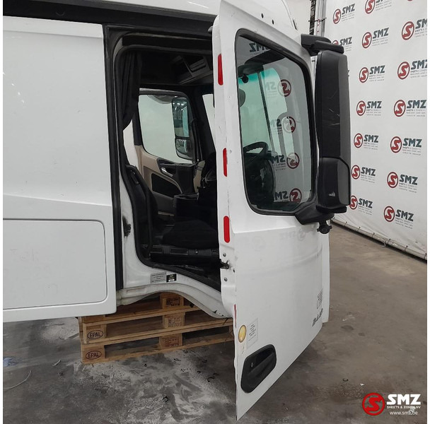 Cab and interior for Truck Mercedes-Benz Occ cabine RHD Mercedes: picture 9