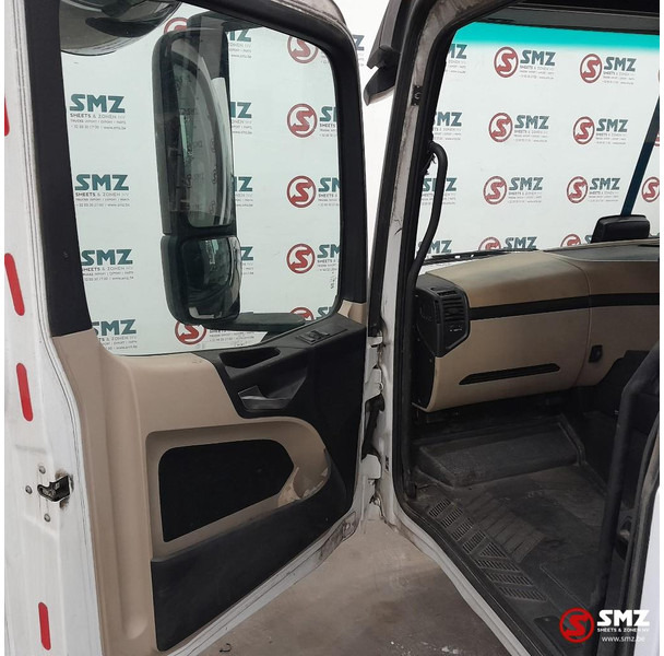 Cab and interior for Truck Mercedes-Benz Occ cabine RHD Mercedes: picture 11