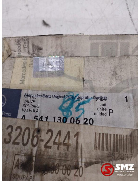 Mercedes-Benz Reparatieset luchtcompressor mercedes actros mp4 a - Engine and parts for Truck: picture 2 Mercedes-Benz Reparatieset luchtcompressor mercedes actros mp4 a - Engine and parts for Truck: picture 2