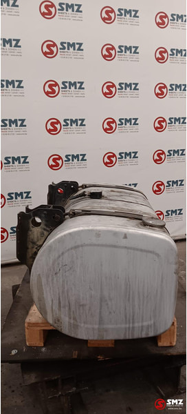 Renault Occ brandstoftank 415L + steunen Renault - Fuel tank for Truck: picture 4 Renault Occ brandstoftank 415L + steunen Renault - Fuel tank for Truck: picture 4