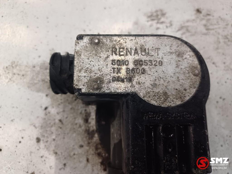 Renault Occ brandstoftank 735L Renault - Fuel tank for Truck: picture 5 Renault Occ brandstoftank 735L Renault - Fuel tank for Truck: picture 5