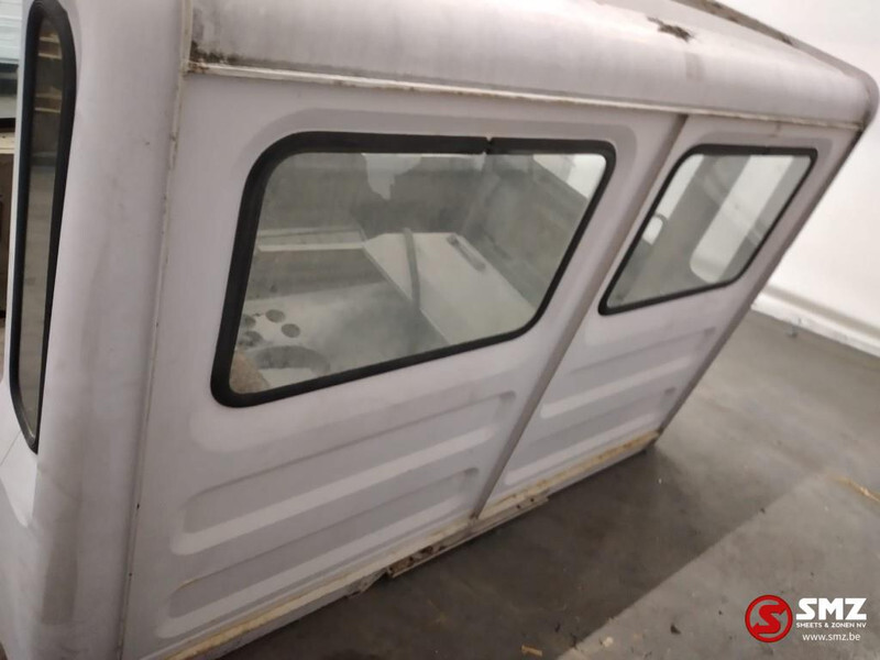 Renault Occ cabine compleet Renault R - Cab and interior for Truck: picture 4 Renault Occ cabine compleet Renault R - Cab and interior for Truck: picture 4