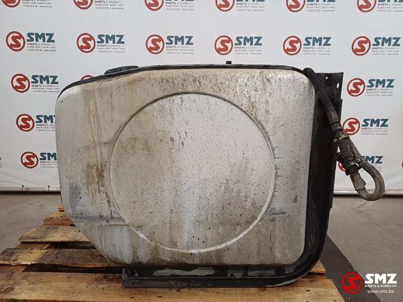 Volvo Occ brandstoftank 300L met steunen Volvo - Fuel tank for Truck: picture 3 Volvo Occ brandstoftank 300L met steunen Volvo - Fuel tank for Truck: picture 3