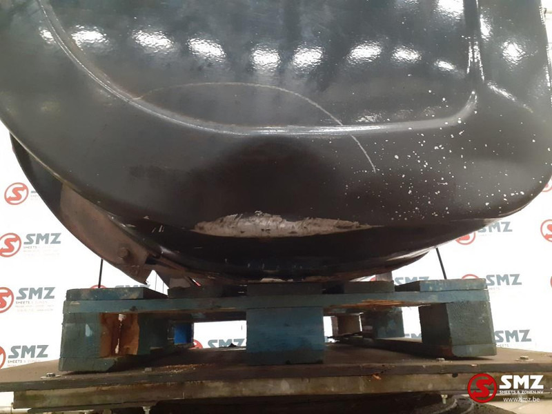 Volvo Occ brandstoftank 810L Volvo - Fuel tank for Truck: picture 5 Volvo Occ brandstoftank 810L Volvo - Fuel tank for Truck: picture 5