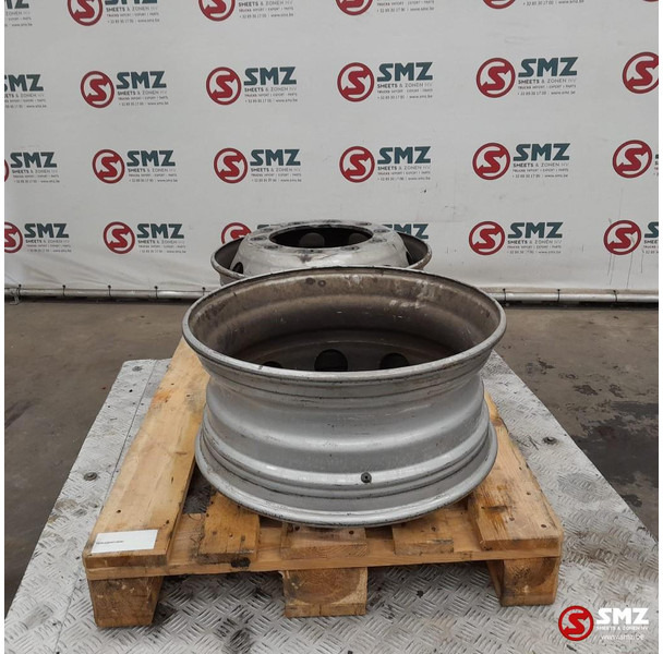 Volvo Occ set van 2 velgen 22.5x9.00 Volvo - Rim for Truck: picture 4 Volvo Occ set van 2 velgen 22.5x9.00 Volvo - Rim for Truck: picture 4