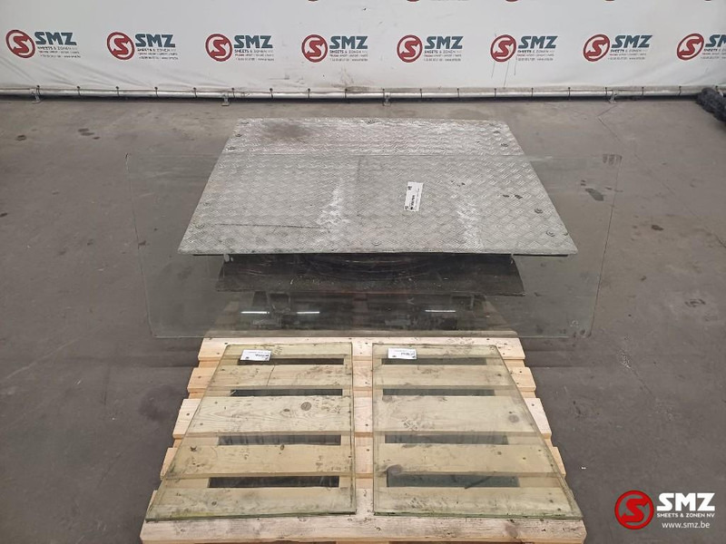 Zettelmeyer Occ set vensters Zettelmeyer - Window and parts for Truck: picture 2 Zettelmeyer Occ set vensters Zettelmeyer - Window and parts for Truck: picture 2