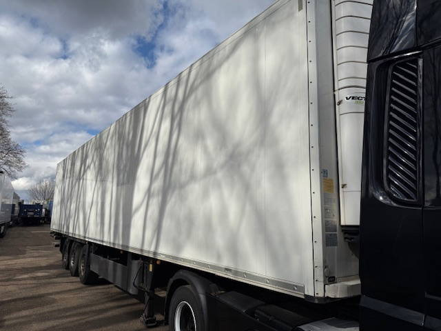 Schmitz Cargobull Vector 1550 Laadklep liftas - Refrigerator semi-trailer: picture 3 Schmitz Cargobull Vector 1550 Laadklep liftas - Refrigerator semi-trailer: picture 3