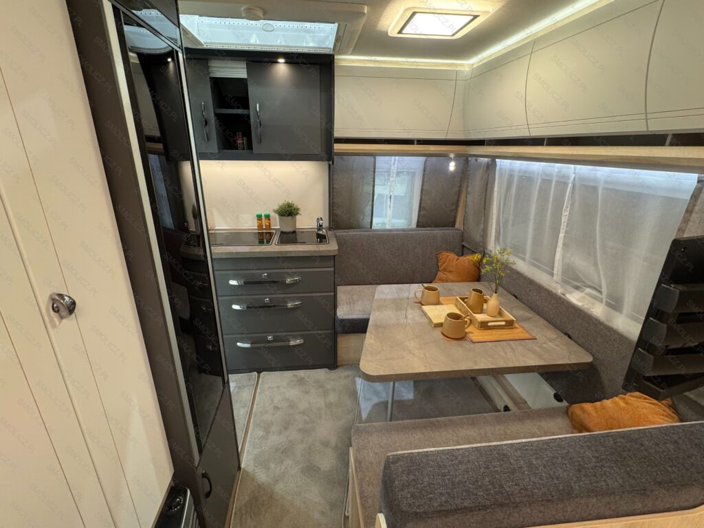 Caravan DE LUXE 400 SFe: picture 9 Caravan DE LUXE 400 SFe: picture 9