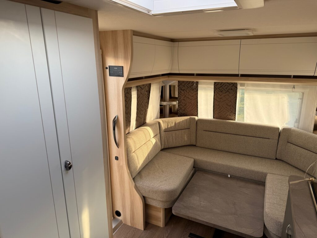 HOBBY DE LUXE 460 UFe 2025 leasing HOBBY DE LUXE 460 UFe 2025: picture 11