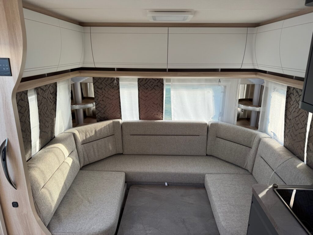 HOBBY DE LUXE 460 UFe 2025 leasing HOBBY DE LUXE 460 UFe 2025: picture 7