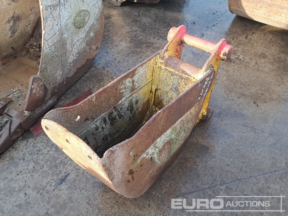10" Strickland Digging Bucket 45mm Pin to suit 4-6 Ton Excavator - Bucket: picture 1 10" Strickland Digging Bucket 45mm Pin to suit 4-6 Ton Excavator - Bucket: picture 1