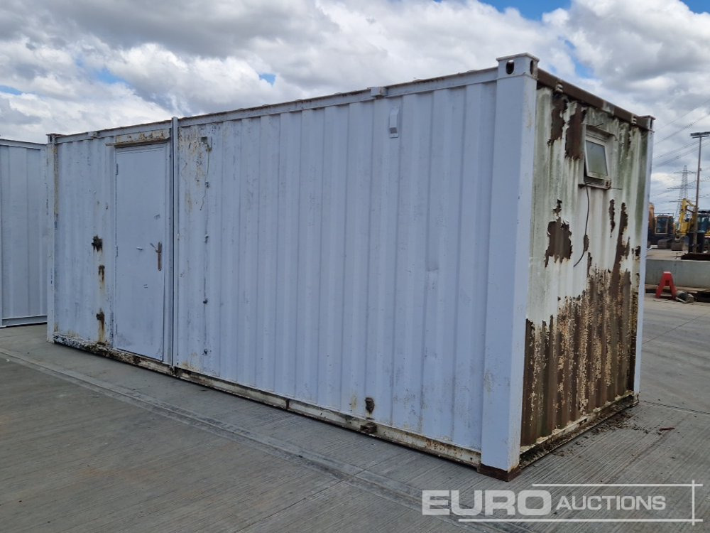 20' x 8' Container (Cannot Be Reconsigned) - Shipping container: picture 3 20' x 8' Container (Cannot Be Reconsigned) - Shipping container: picture 3
