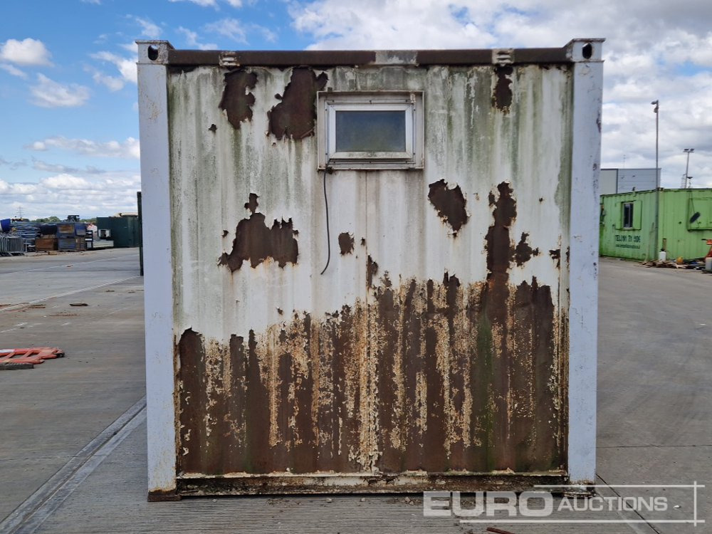 20' x 8' Container (Cannot Be Reconsigned) - Shipping container: picture 4 20' x 8' Container (Cannot Be Reconsigned) - Shipping container: picture 4