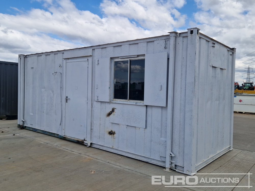 20' x 8' Container (Cannot Be Reconsigned) - Shipping container: picture 3 20' x 8' Container (Cannot Be Reconsigned) - Shipping container: picture 3