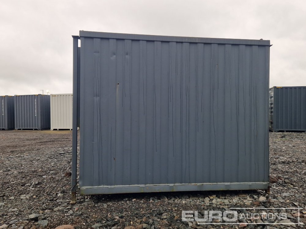 20' x 8' Container & Contents - Shipping container: picture 2 20' x 8' Container & Contents - Shipping container: picture 2