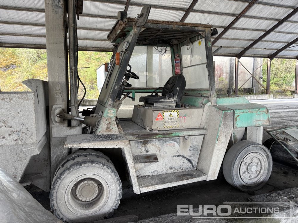 2000 Mitsubishi 4 Ton forklift c/w concrete bin - Forklift: picture 1 2000 Mitsubishi 4 Ton forklift c/w concrete bin - Forklift: picture 1