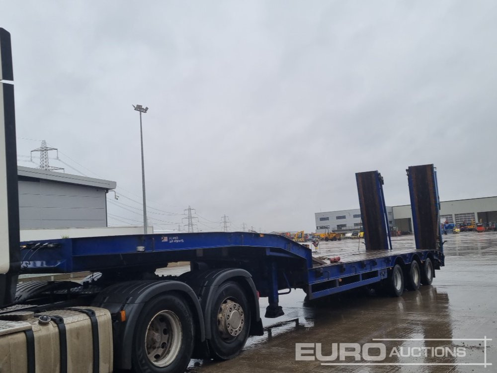2005 Tirsan Tri Axle Step Frame Low Loader Trailer, Neck Ramps, Out Riggers, Hydraulic Flip Toe Ramps - Low loader semi-trailer: picture 1 2005 Tirsan Tri Axle Step Frame Low Loader Trailer, Neck Ramps, Out Riggers, Hydraulic Flip Toe Ramps - Low loader semi-trailer: picture 1