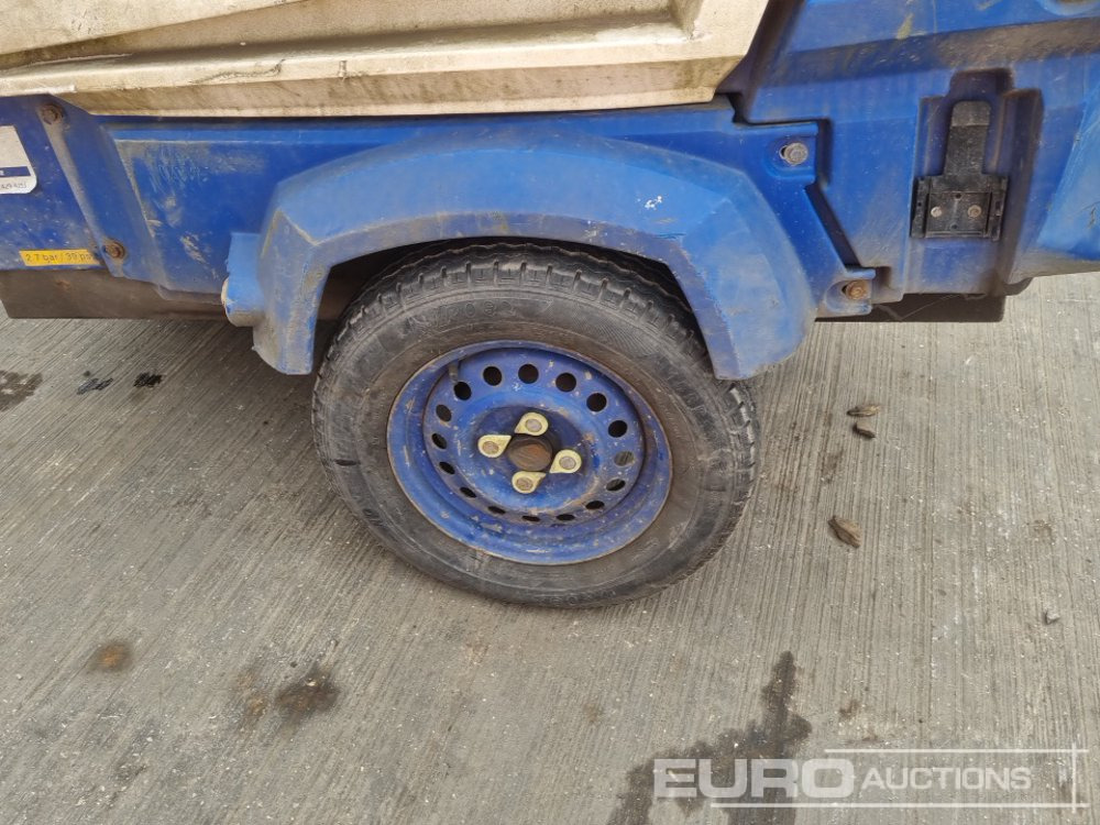 Air compressor 2014 Atlas Copco XAS47KD 92CFM: picture 9