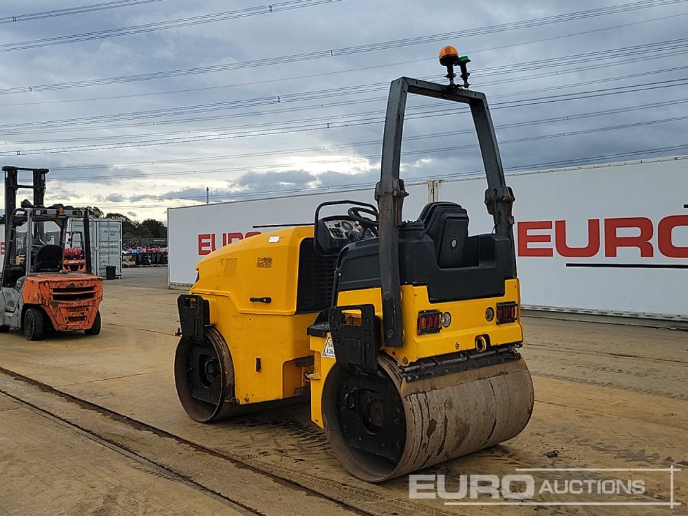 2015 JCB VMT380 - Roller: picture 3 2015 JCB VMT380 - Roller: picture 3