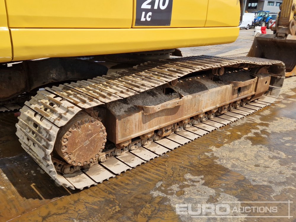 Crawler excavator 2015 Komatsu PC210LC-10: picture 12