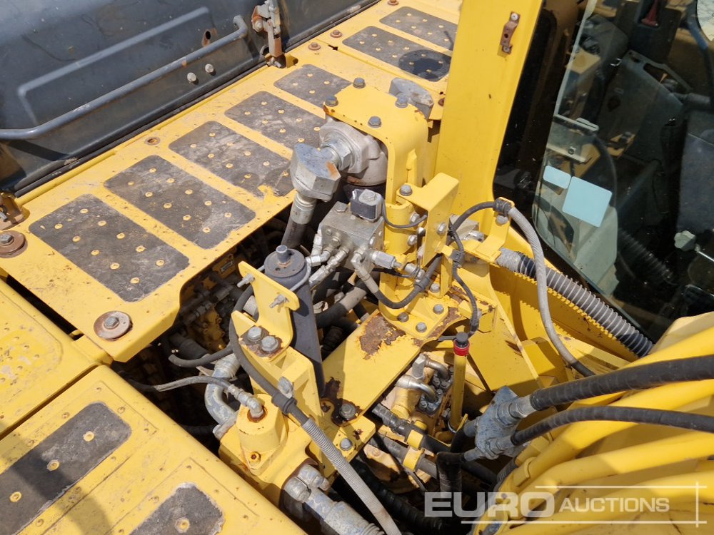 Crawler excavator 2015 Komatsu PC210LC-10: picture 31