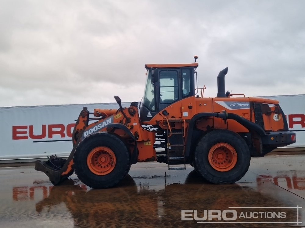 2016 Doosan DL300-5 - Wheel loader: picture 2 2016 Doosan DL300-5 - Wheel loader: picture 2