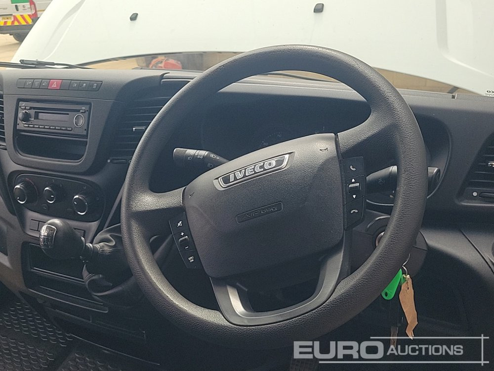 Combi van 2016 Iveco Daily 35S11: picture 36