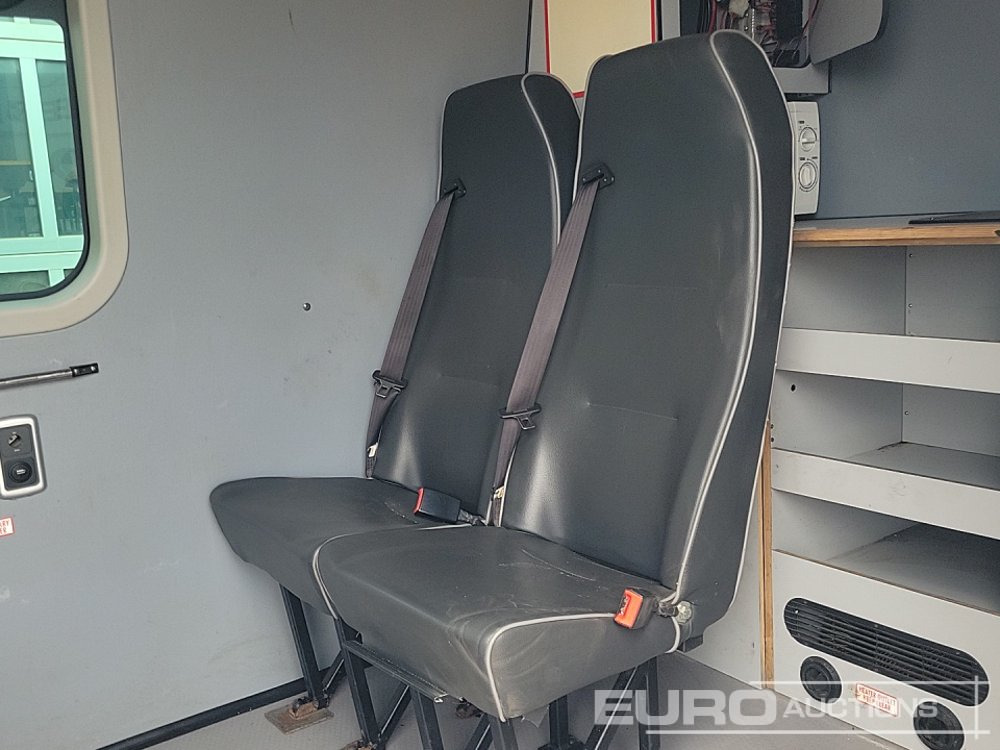 Combi van 2016 Iveco Daily 35S11: picture 18